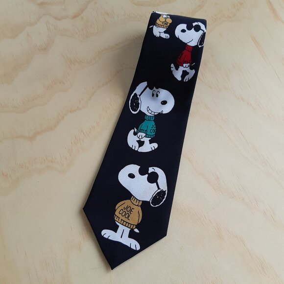 Snoopy Tie - Joe Cool - Picture 2 of 6
